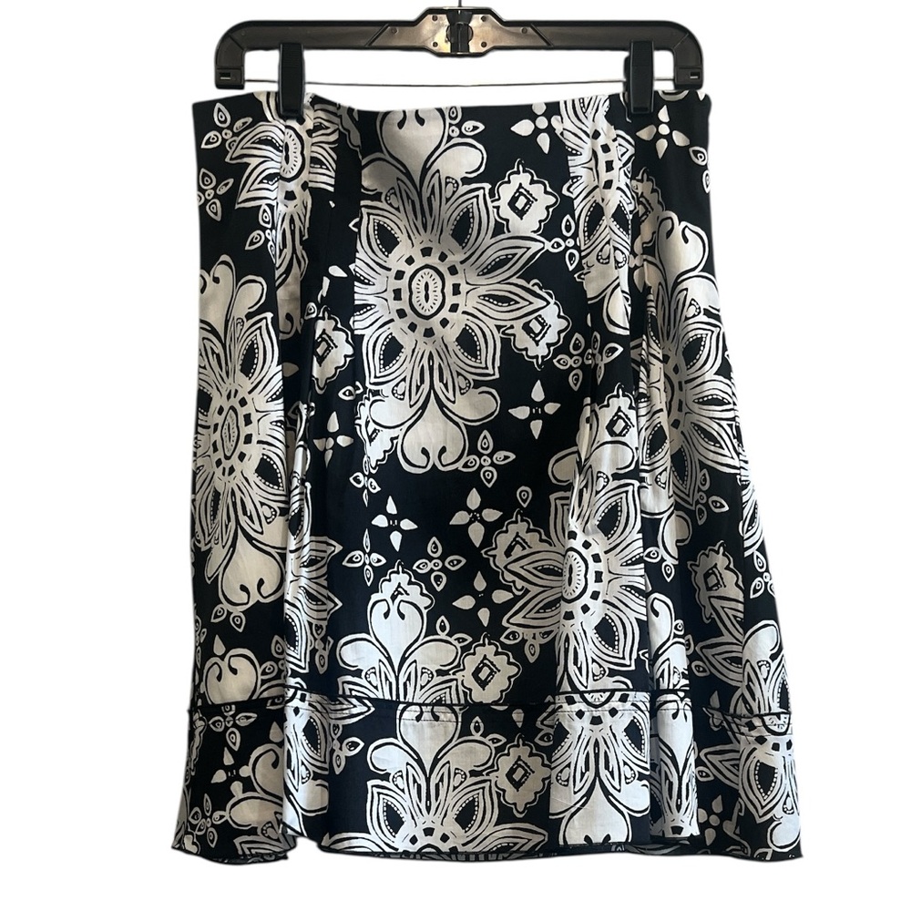 100% Cotton White House Black Market Black and White Floral A-Line Skirt